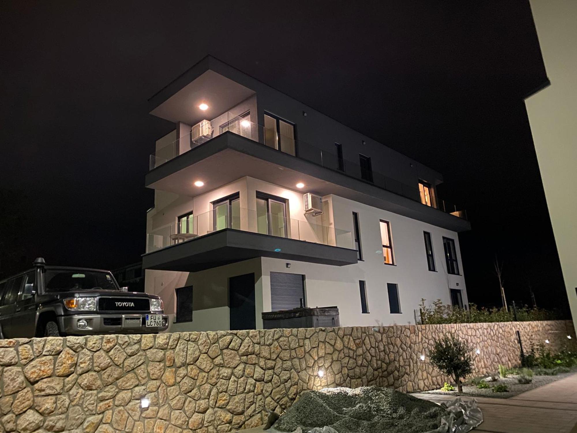 克尔克4Star Seaview Penthouse Krk公寓 外观 照片